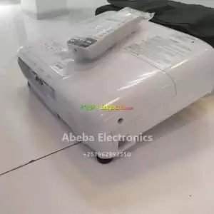 Epson Projector Model name:  EB-S41    Has bag and Remote Hardware interface: VGA, USB, H in Ethiopia